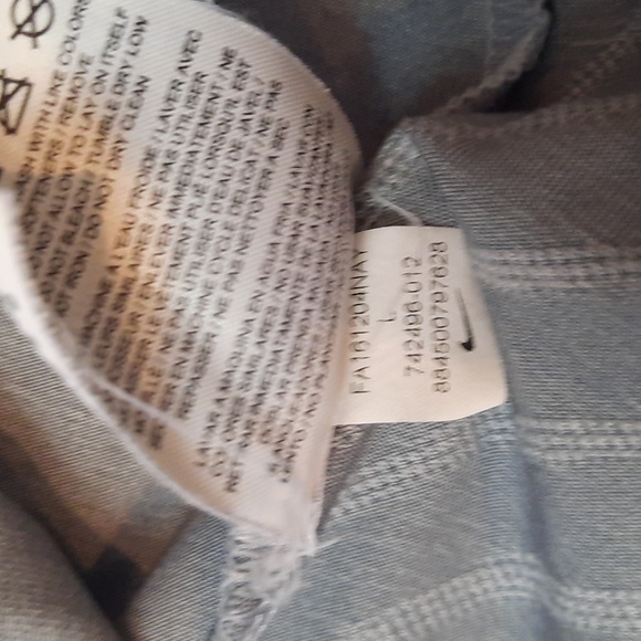 Nike Ultimate Dry Men's Short Sleeve Training Shirt - Picture 3 of 3